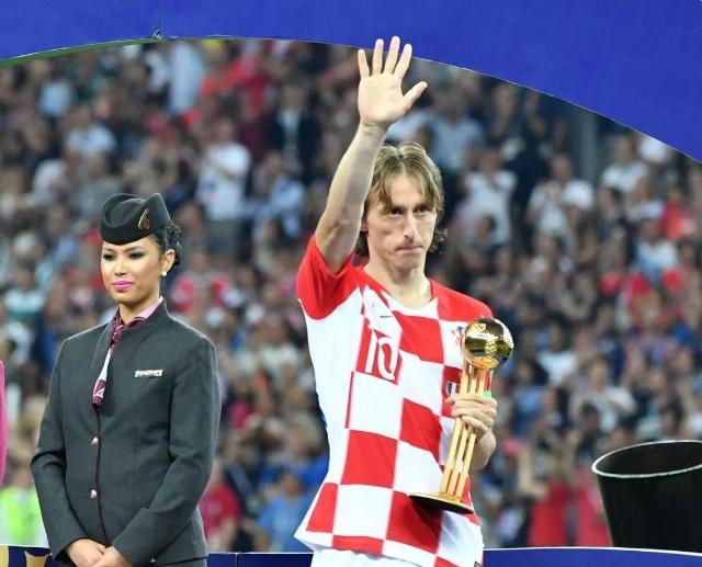 没变胖！哈兰德社媒晒称重照片，严格遵循瓜帅的体重管理要求（哈兰德晒称重照否认发福，严格执行瓜帅体重管控）