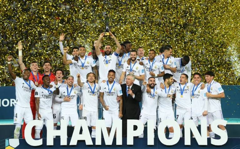 卡哇伊超勇5職業集結中,入遊參戰.笑然救世再登巔峰!（卡哇伊超勇五職同盟集結，開啟入遊之戰，笑然救世重返巔峰！）