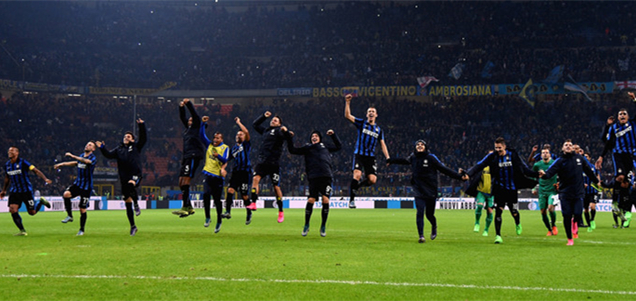 内马尔那些骚操作名场面瞬间，不愧是把任加足球发扬光大球星之一（内马尔那些炫技高光瞬间，美丽足球的代表之一）