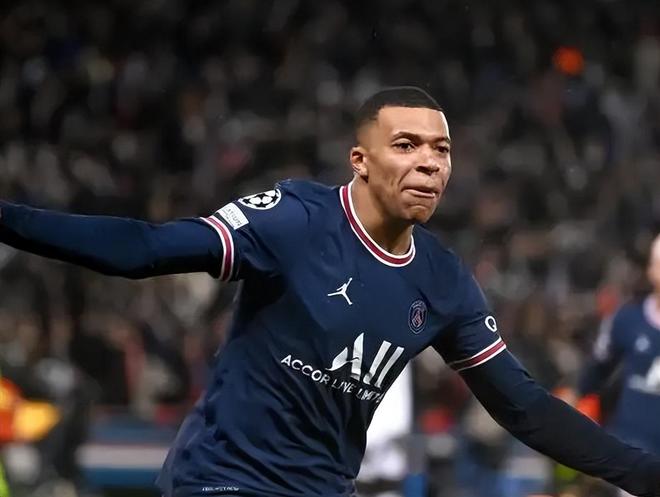 男篮启程回国！球员情绪低沉，北京3将洽谈，明日开启俱乐部杯！