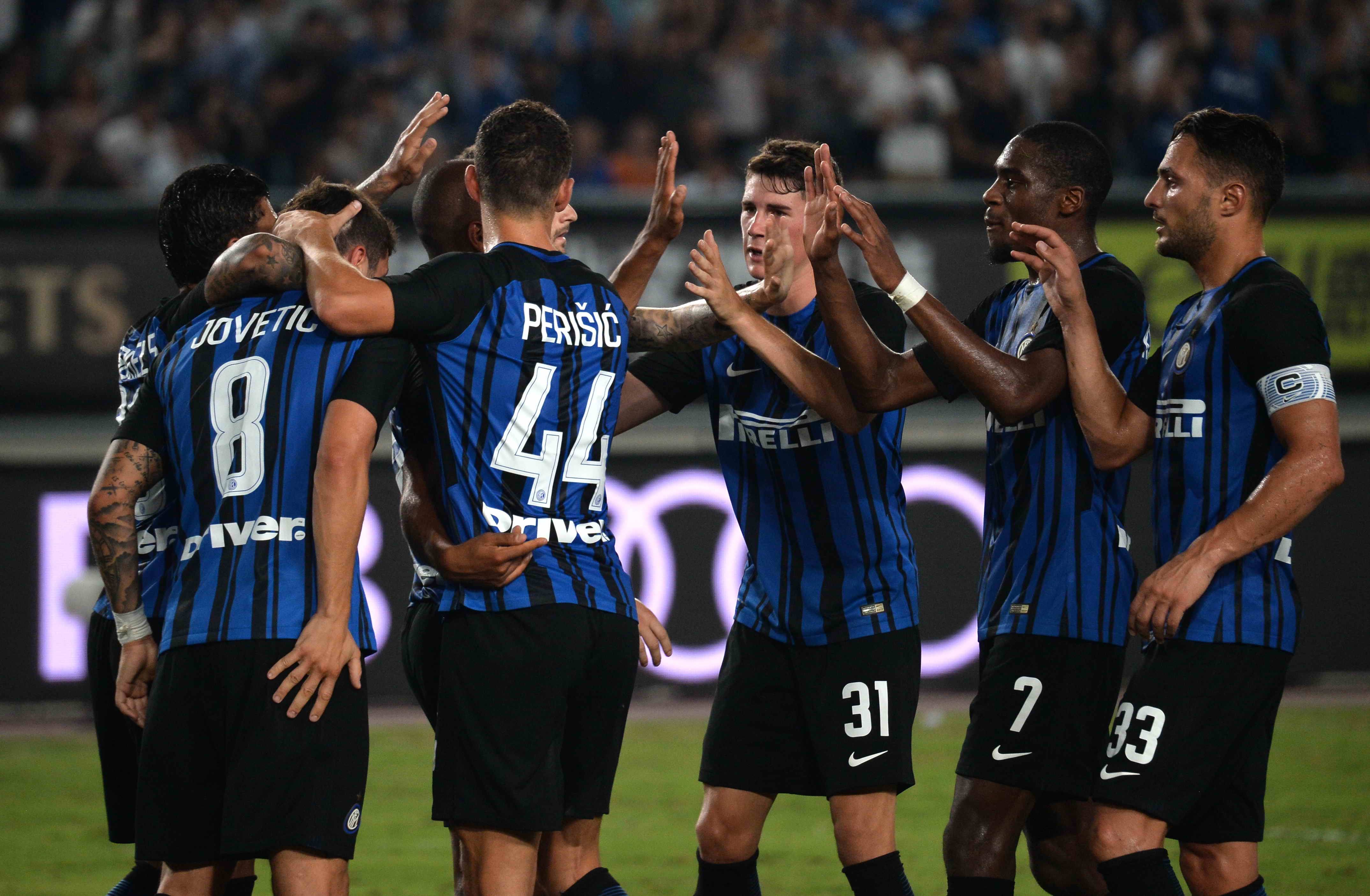 欧洲五大联赛积分榜激烈竞争（欧洲五大联赛积分榜争夺白热化）