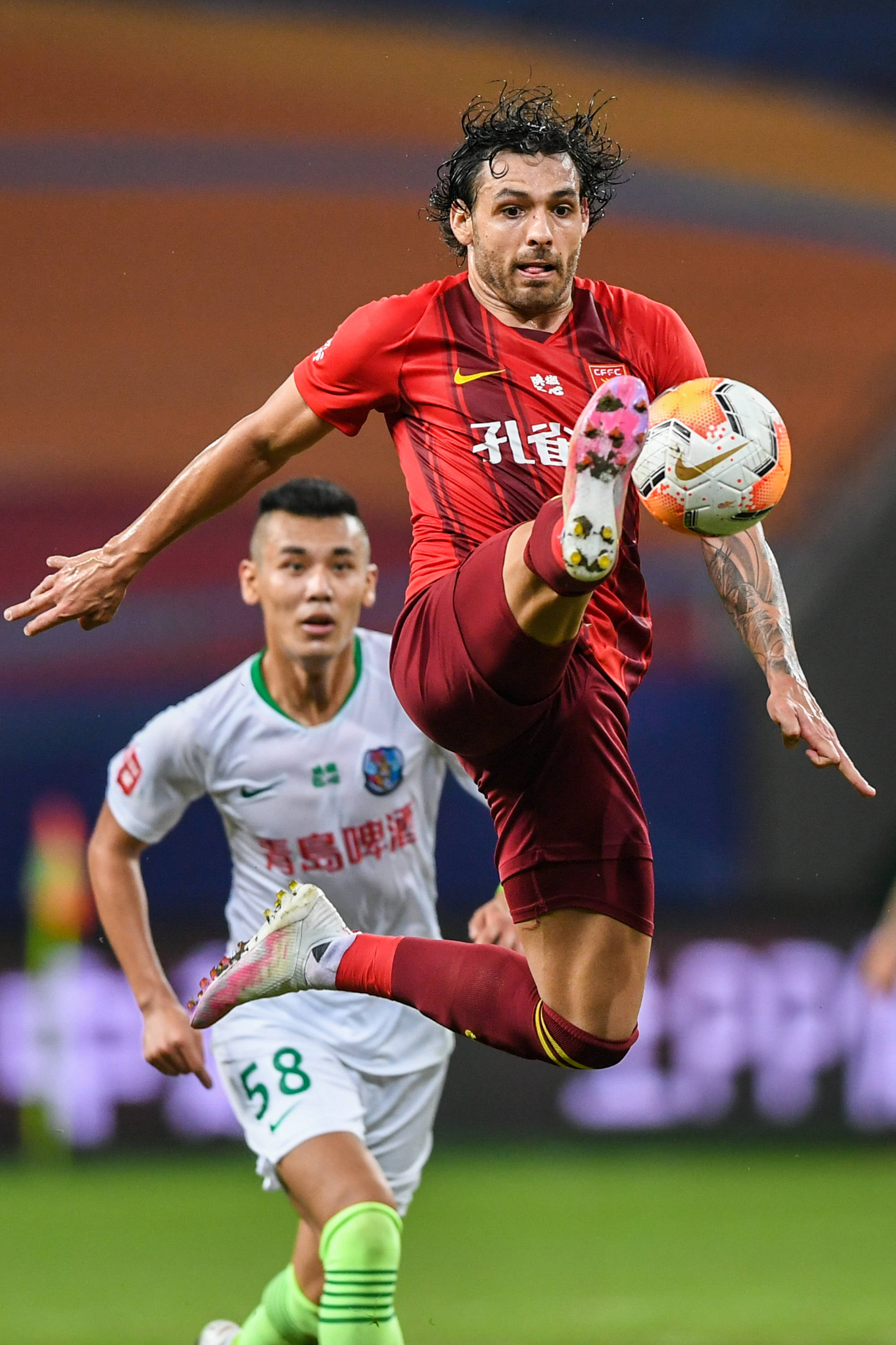 绿茵上的精准艺术：高尔夫运动的优雅与坚守