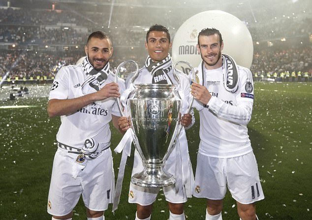 有父亲的风范吗？梅西小儿子西罗在迈阿密U8比赛中任意球破门