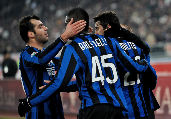 体坛联播｜斯洛特首度公开回应萨拉赫，曼联4比1大胜狼队