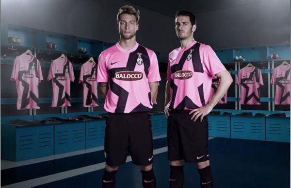 曼联旧将：把梅罗相互比较很可悲，不如享受他们的精彩表现（曼联旧将：别再比较梅罗，享受他们的精彩更重要）