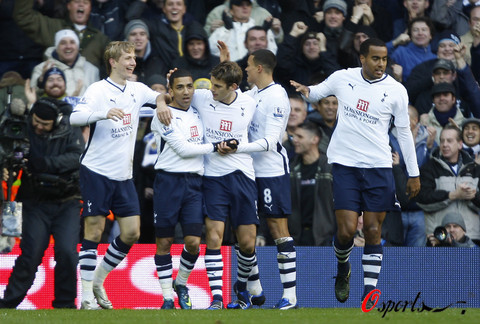 传记作者：莱万年少时常因身材自卑；他与渣叔的关系起初不好