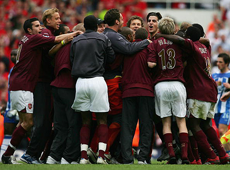 中国U22vs越南U22：拜合拉木、徐彬先发，胡荷韬、贺一然出战（中国U22迎战越南U22：拜合拉木、徐彬首发，胡荷韬、贺一然出场）