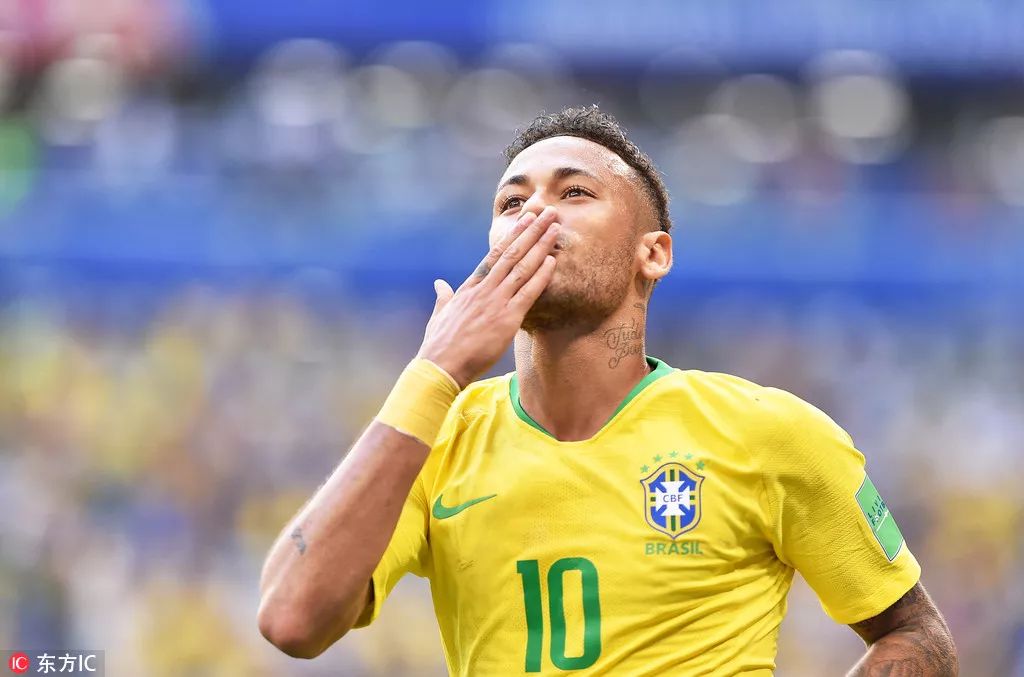 阿斯顿维拉英超前5轮不胜，现四连胜登顶英超第3