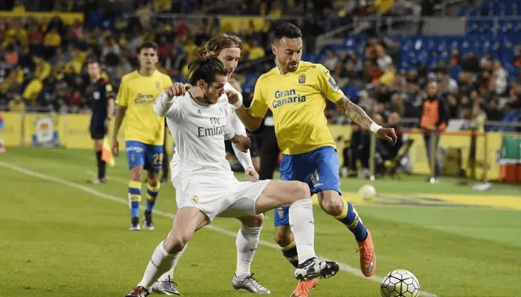 尤文2-0帕福斯，戴维破门+失良机，麦肯尼建功，伊尔迪兹助攻（尤文2-0帕福斯：戴维破门仍失良机，麦肯尼进球，伊尔迪兹送助攻）