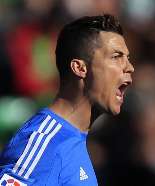 《天下足球》评年度失意阵容：维尔茨、伊萨克、罗德里戈在列（天下足球盘点年度失意阵：维尔茨、伊萨克、罗德里戈入列）